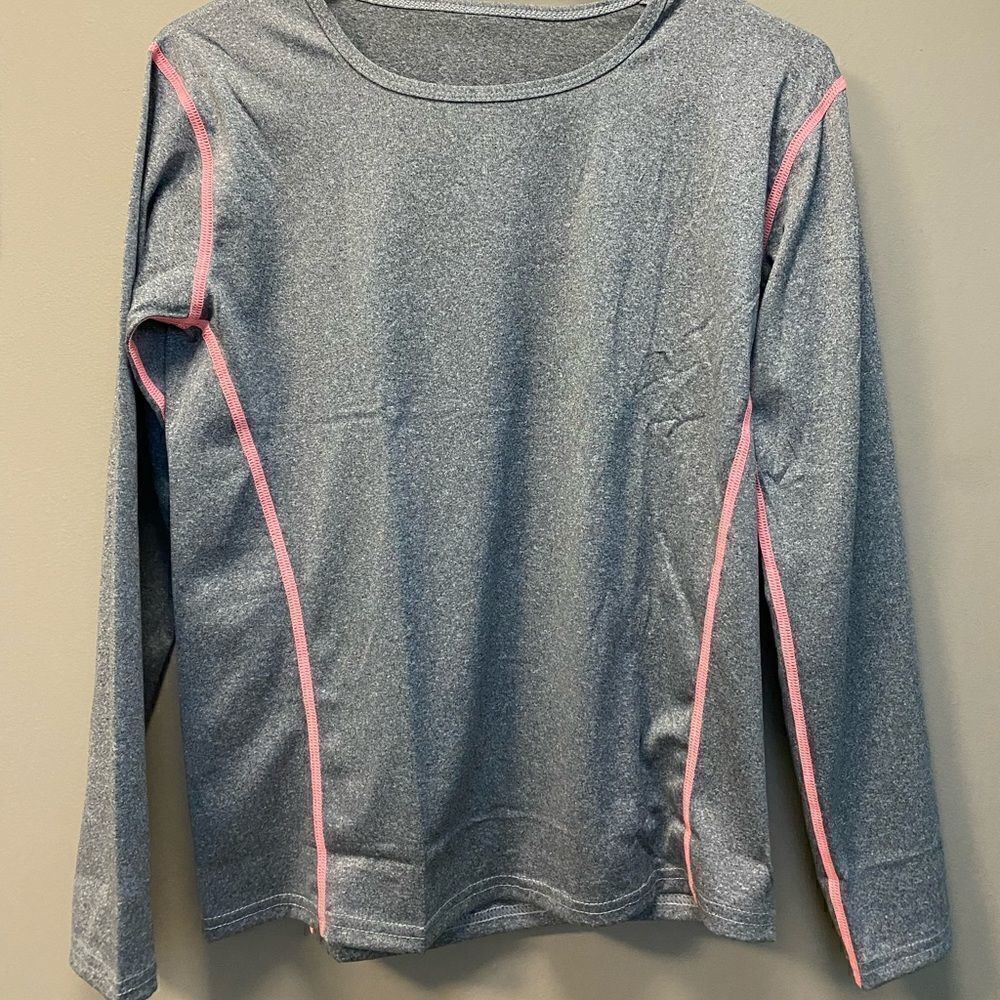 *NWT* (3) Pack Long Sleeve Women’s Shirts